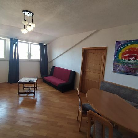 Dejan Apartment-Top Centar بولا الغرفة الصورة