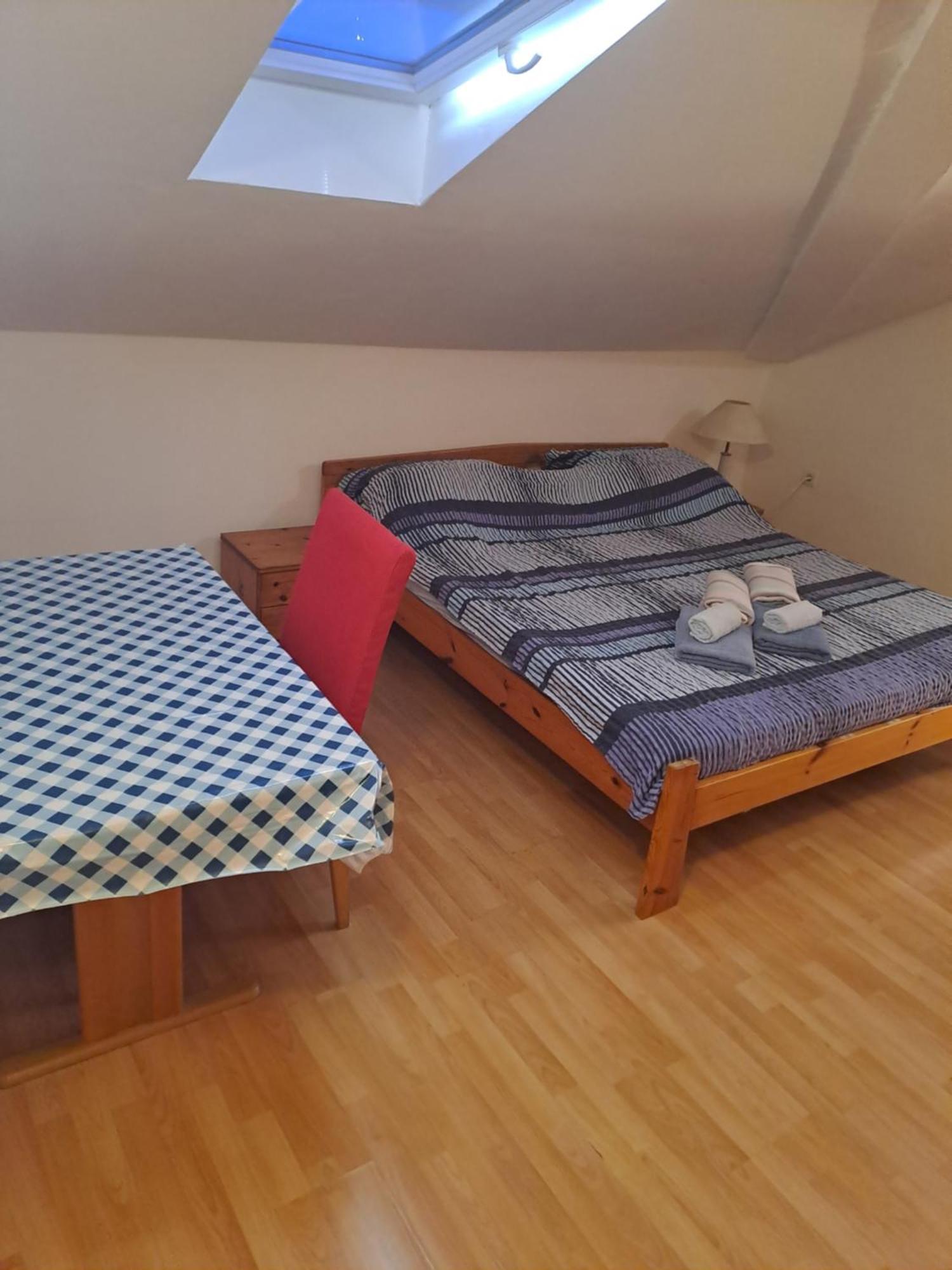 Dejan Apartment-Top Centar بولا الغرفة الصورة